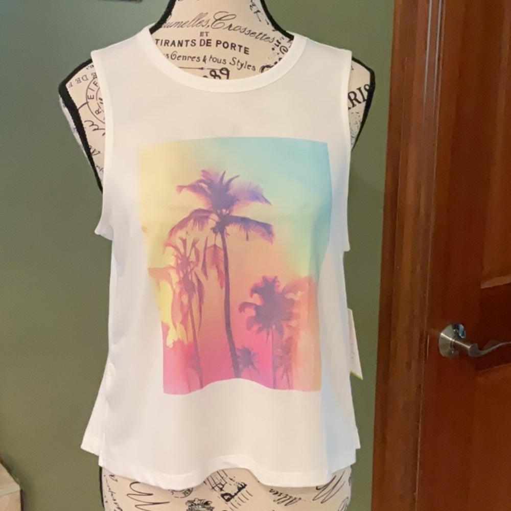Old Navy White Muscle Tee Crop Graphic, BRAND NEW, Size Small - Picture 1 of 5